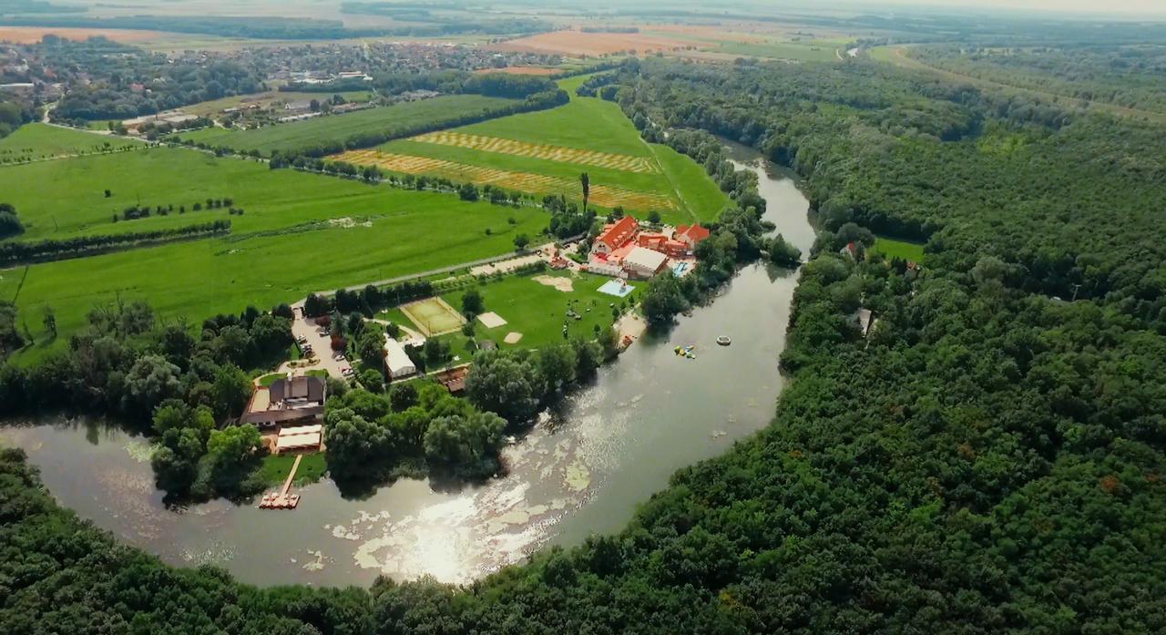 Sári Csárda Panzió Dunakiliti Exterior foto